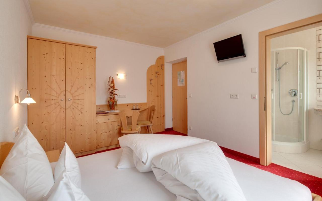 Hotel Theiner Curon Venosta Exterior foto